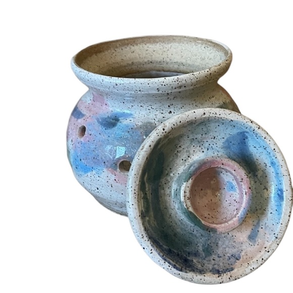 Studio Pottery Garlic Keeper Crock / Tea Light Holder - Picture 2 of 12